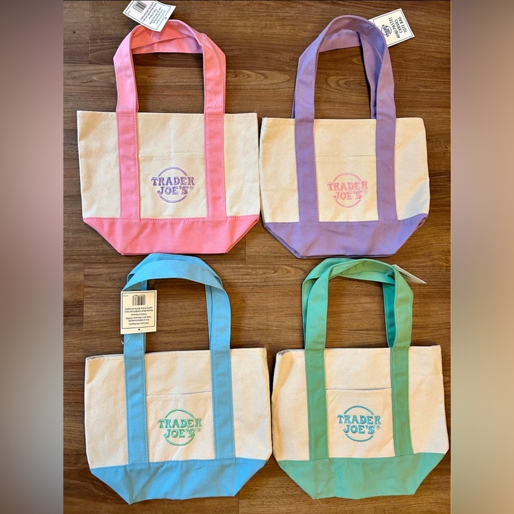 4 Limited edition Trader Joes Mini Pastel
Canvas Tote Bag 4 Piece Set